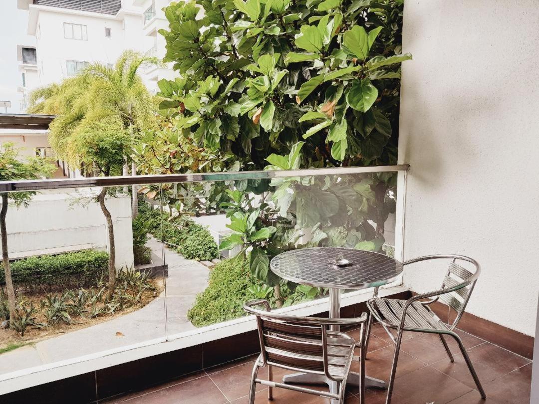 Bulan Guesthouse Imago Kota Kinabalu Esterno foto